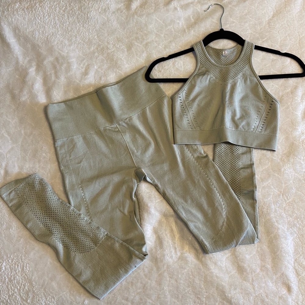 GREEN Sports bra and leggings set Size XS / S